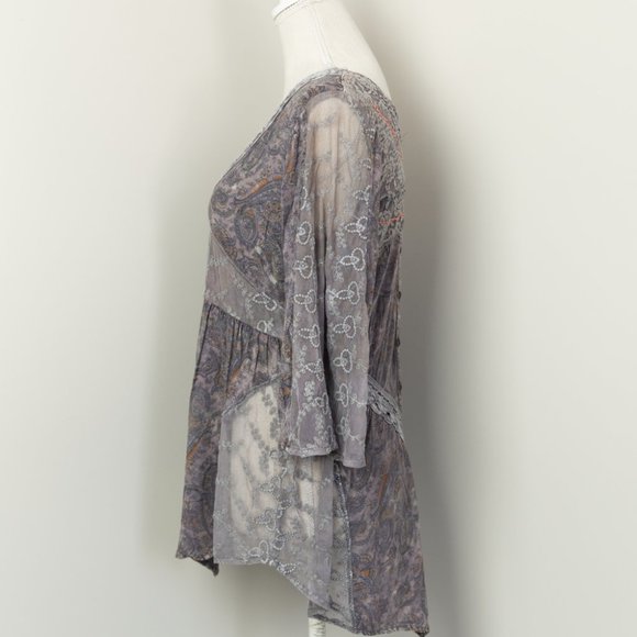 Gimmicks by BKE High Mesh Lace Boho Bell Blouse Top, Women's Sz S Gray/Purple - Picture 3 of 7